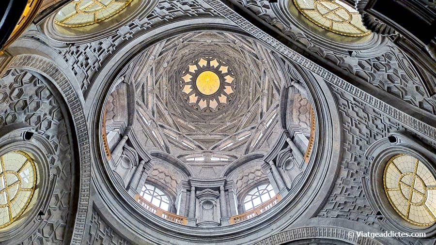 La magnífica cúpula de la Cappella della Sacra Sindone del Palacio Real (Turín, Piamonte)